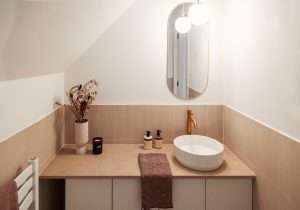 Jura Gelb bladen in toilet en badkamer en Belgian Fog werkblad